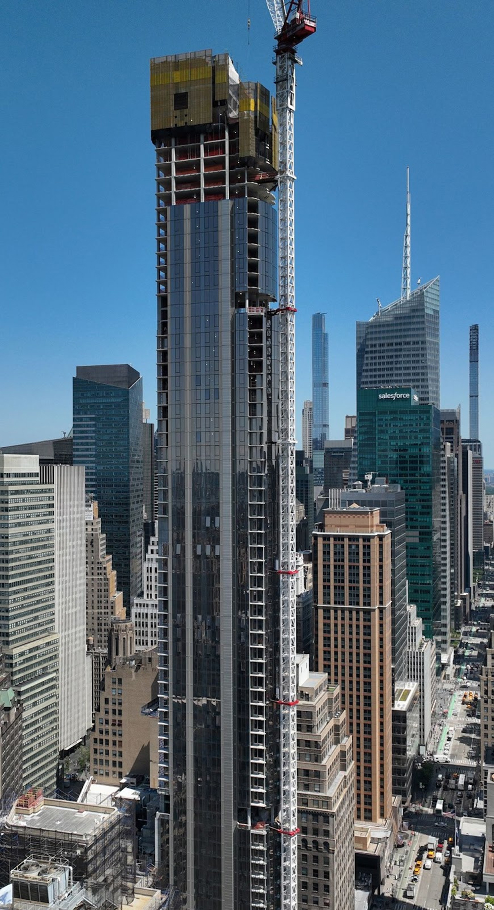 Casoni tops out at 70 stories - by Sioni Group with AB & Sons and design by C3D Architecture